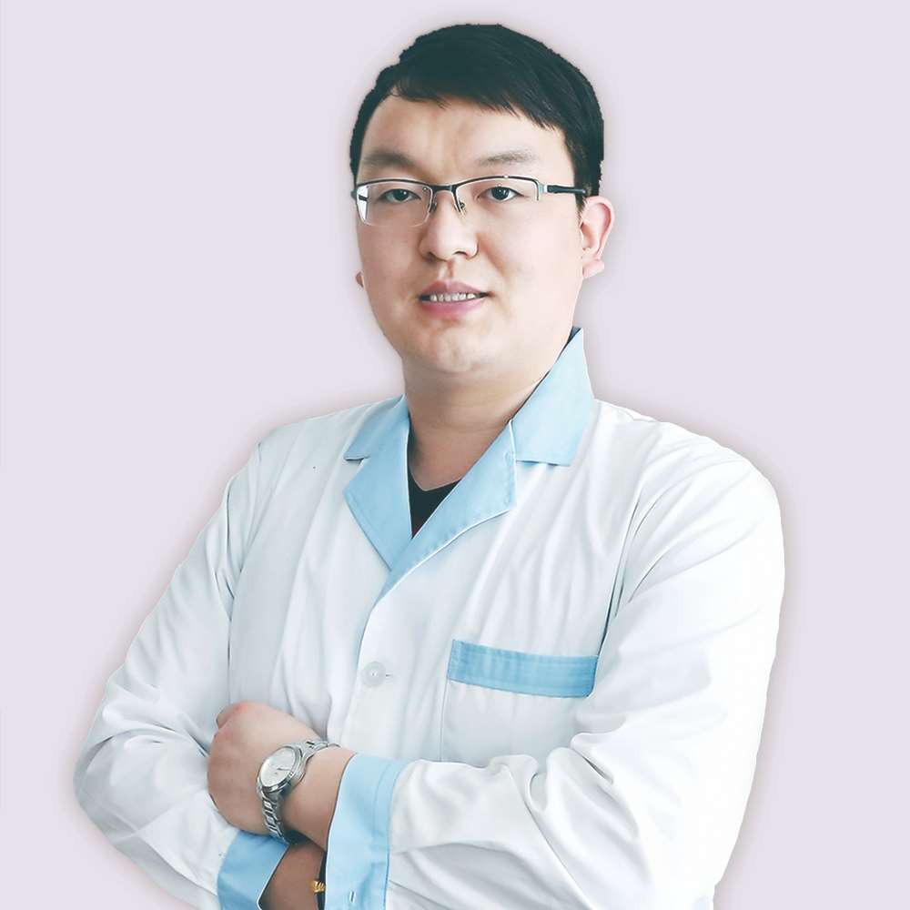 王  琦